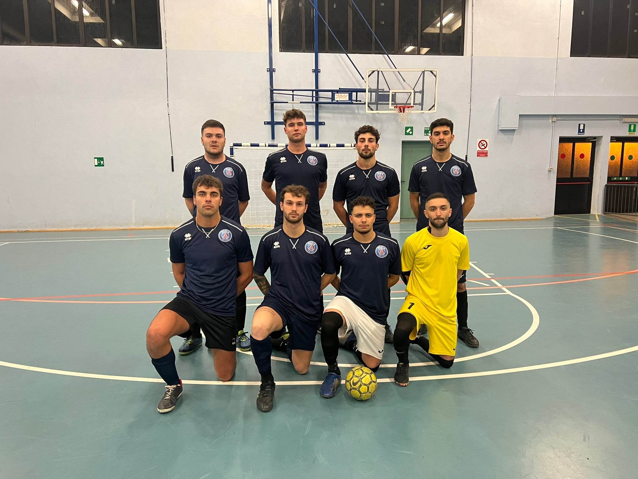 club kit photo