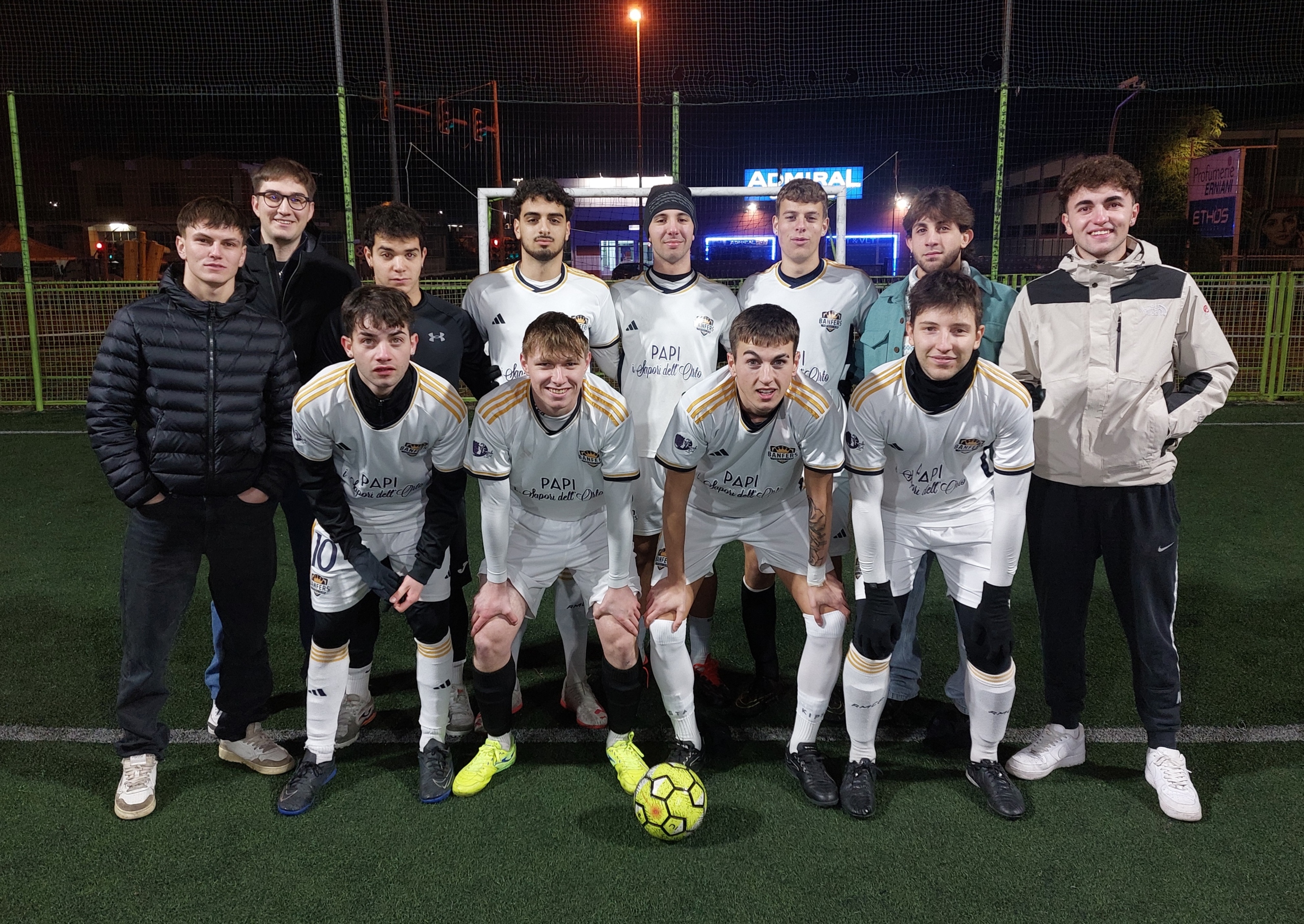 club kit photo