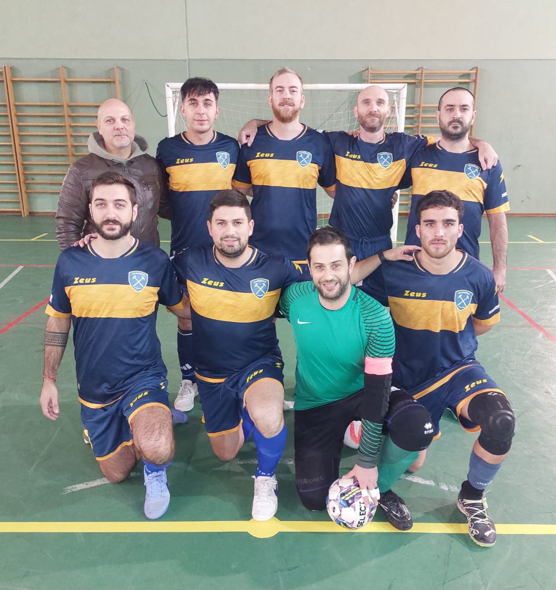 club kit photo