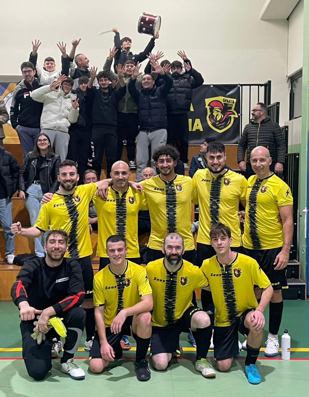 club kit photo