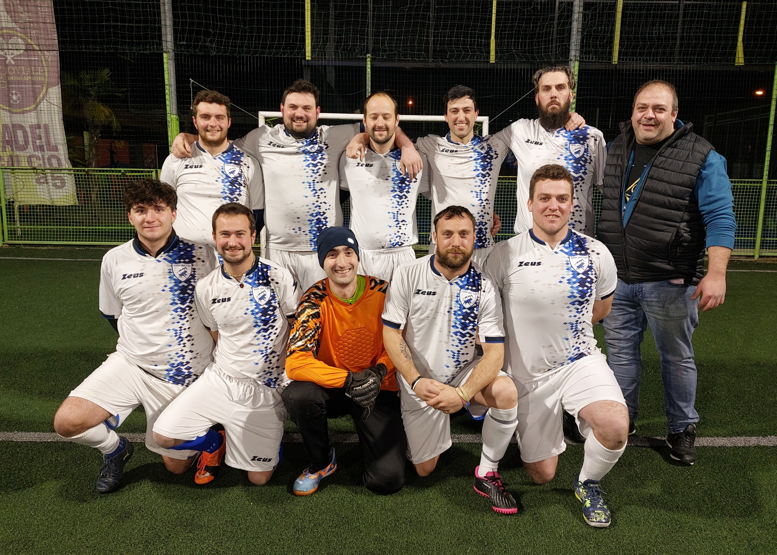 club kit photo
