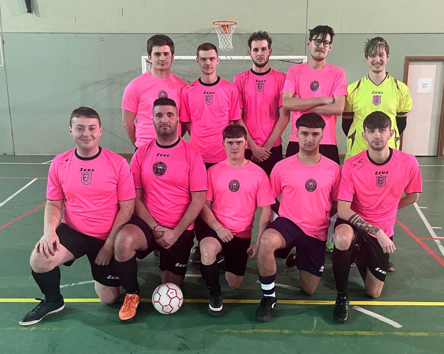 club kit photo