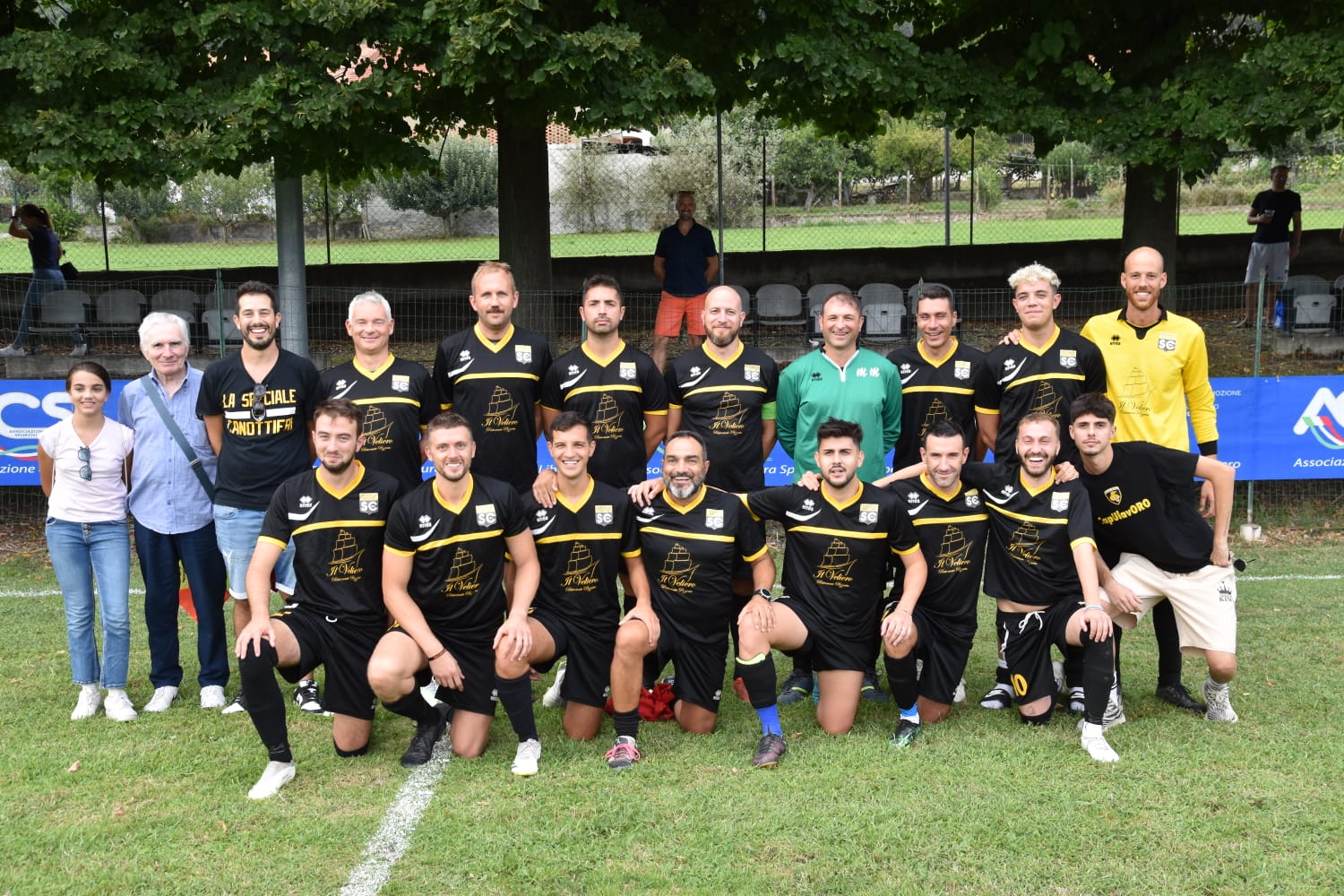 club kit photo