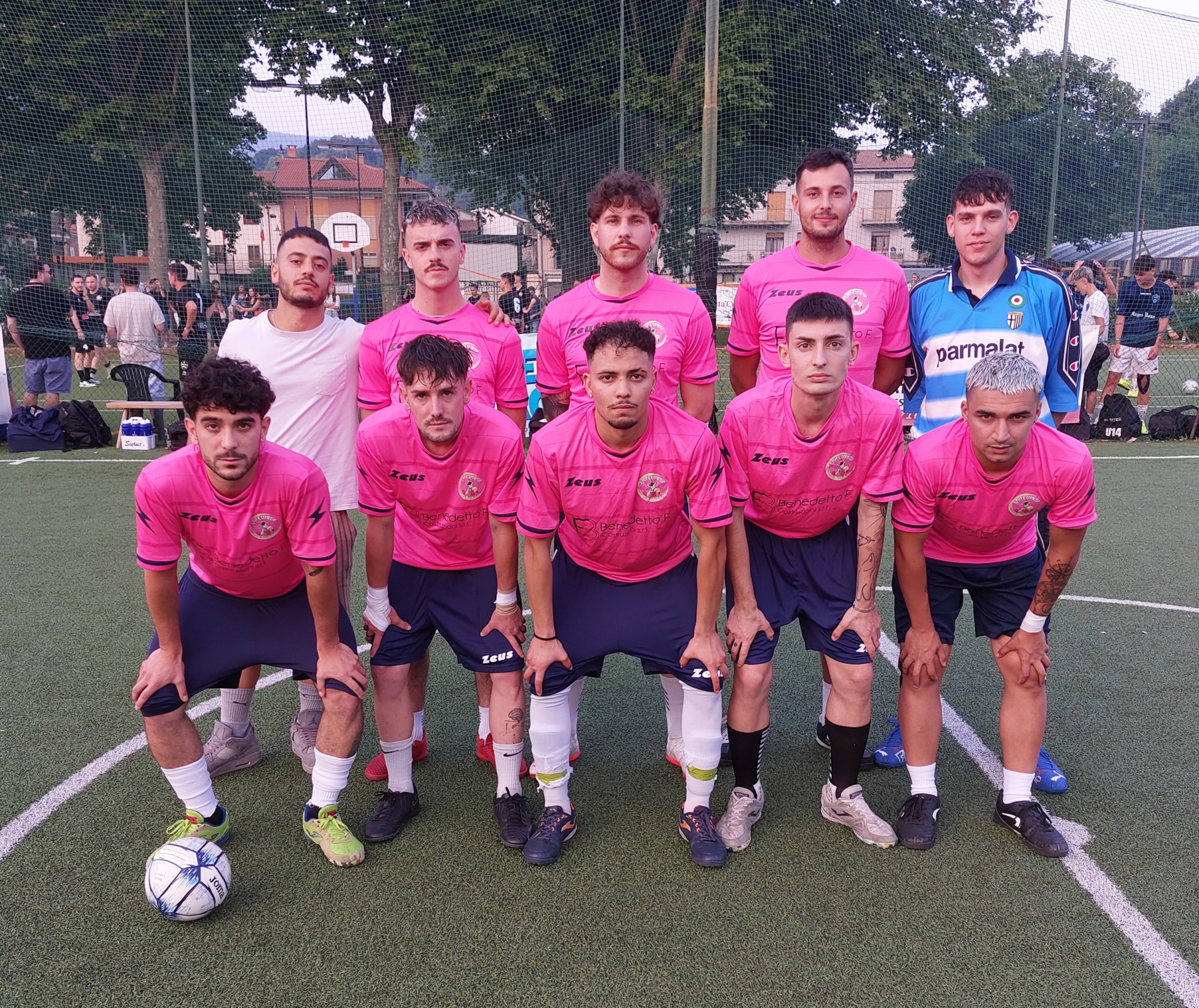 club kit photo
