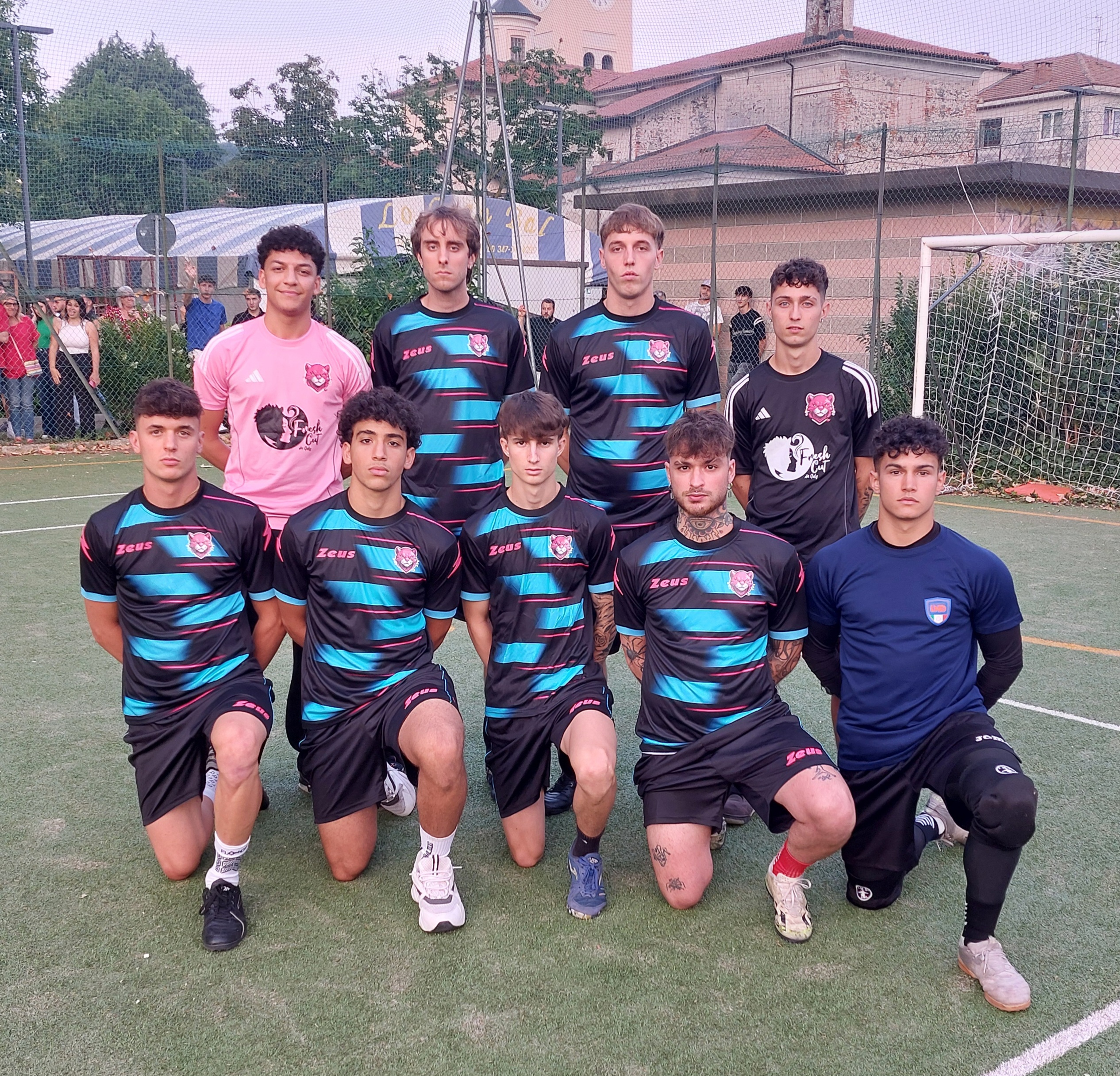 club kit photo